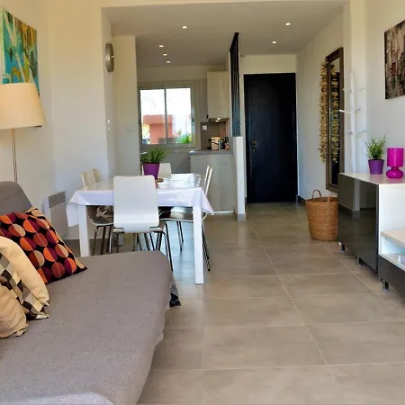 Renove En Front De Mer, 3 Pieces, Terrasse, Parking, Equipe, Ideal Familles, 6 Pers. - Fr-1-251-281 * Le Lavandou