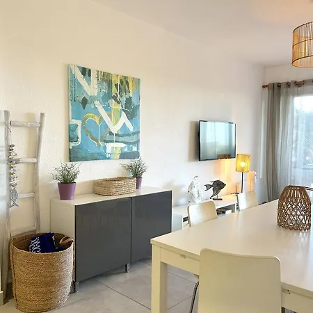 Renove En Front De Mer, 3 Pieces, Terrasse, Parking, Equipe, Ideal Familles, 6 Pers. - Fr-1-251-281 Apartment